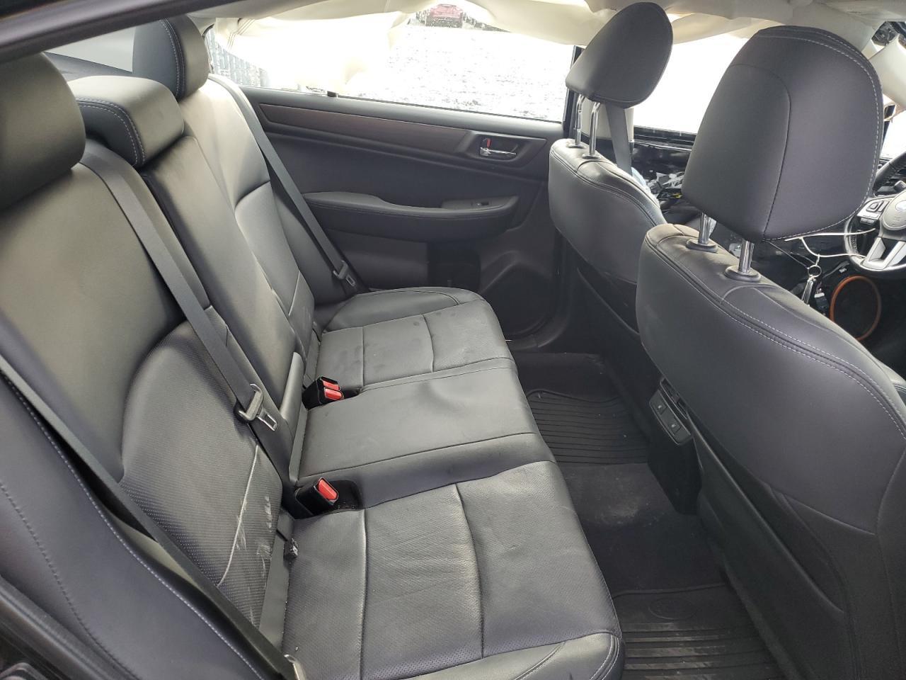 2016 SUBARU Legacy