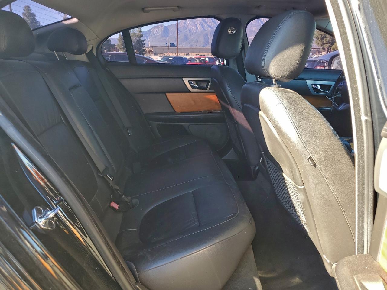 2010 JAGUAR XF