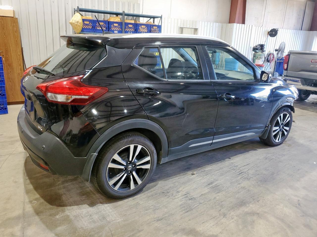 2020 NISSAN KICKS