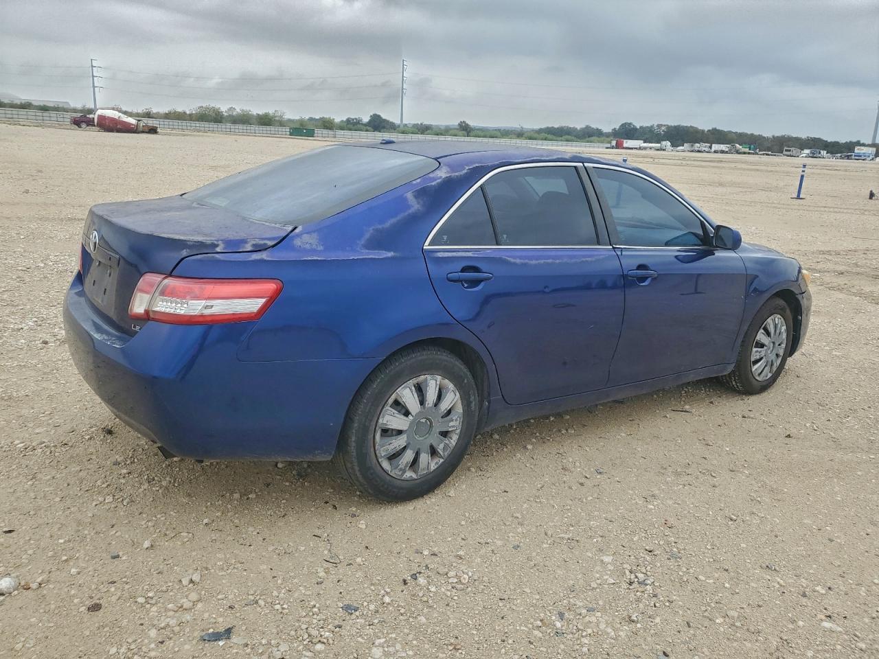 2011 TOYOTA CAMRY