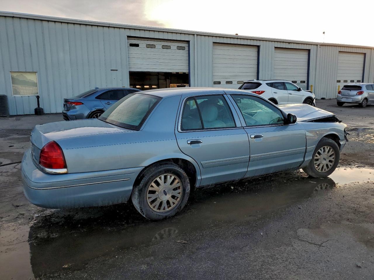 2004 FORD Crown Victoria