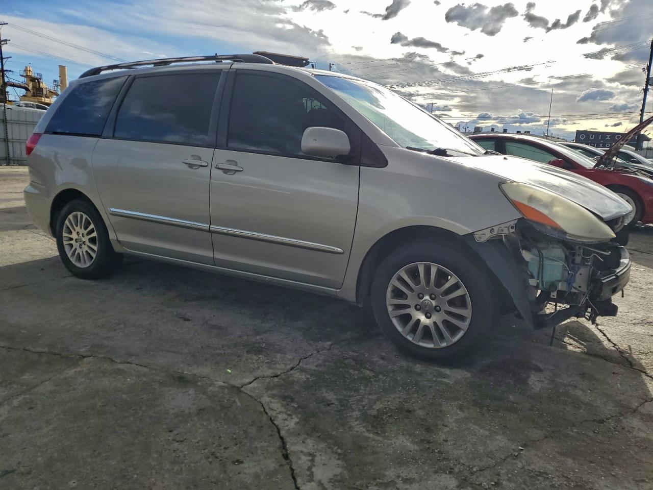 2008 TOYOTA SIENNA