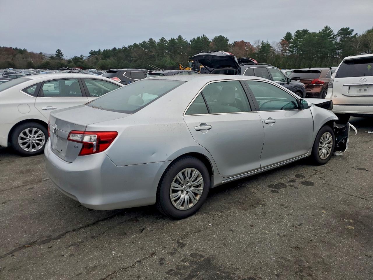 2014 TOYOTA CAMRY