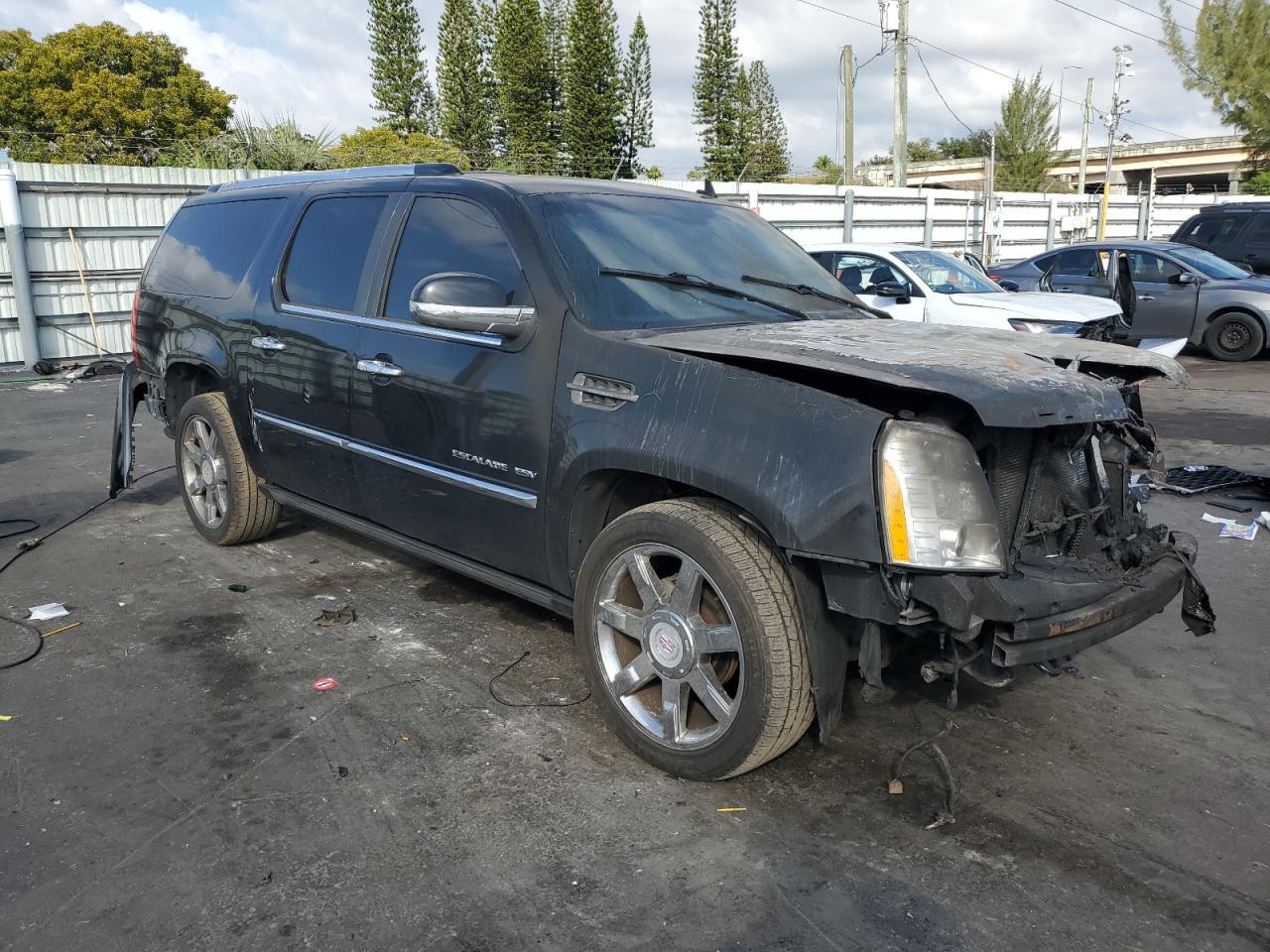 2011 CADILLAC Escalade ESV