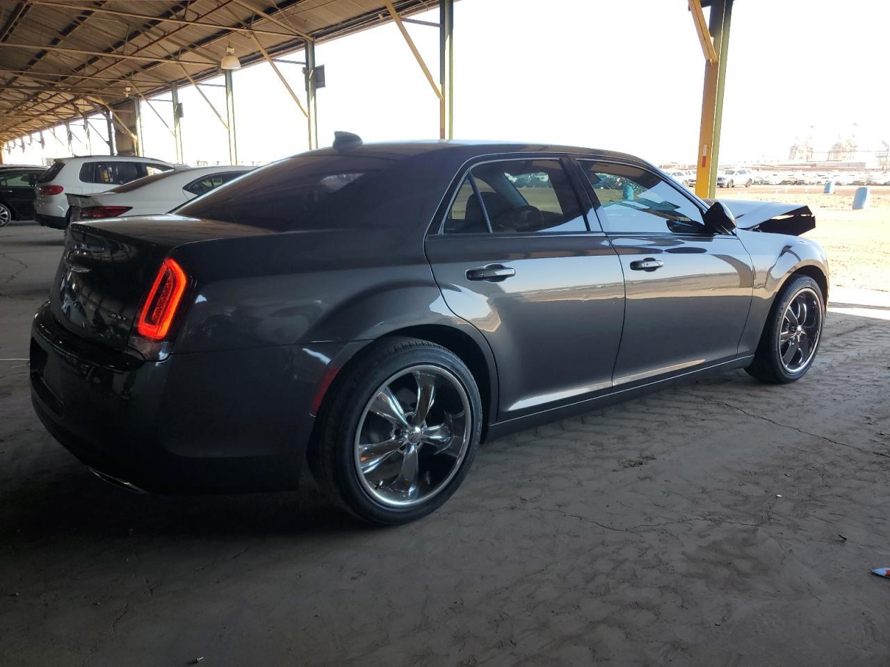 2018 CHRYSLER 300