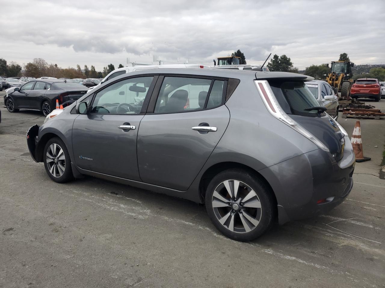 2015 NISSAN LEAF