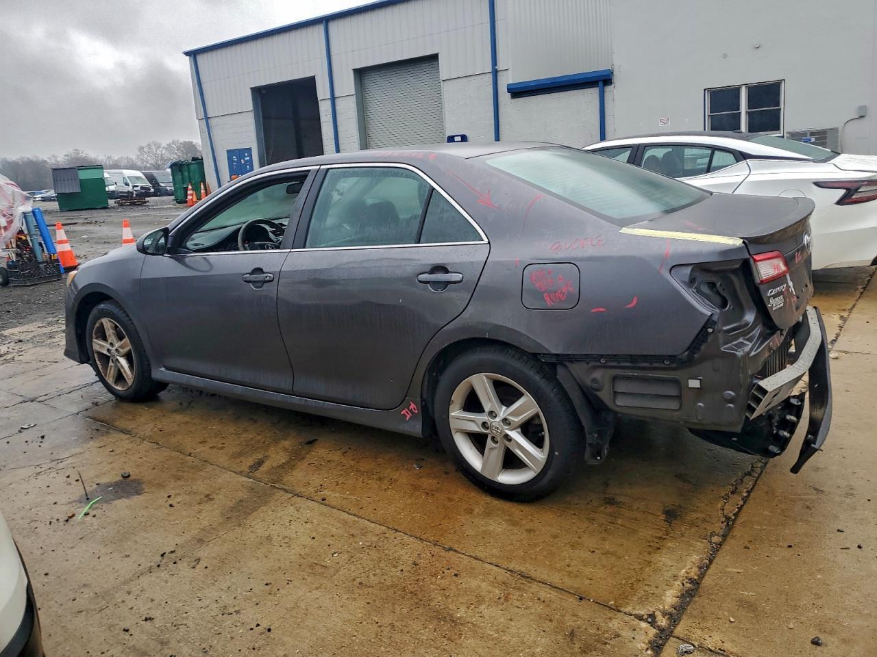 2013 TOYOTA CAMRY