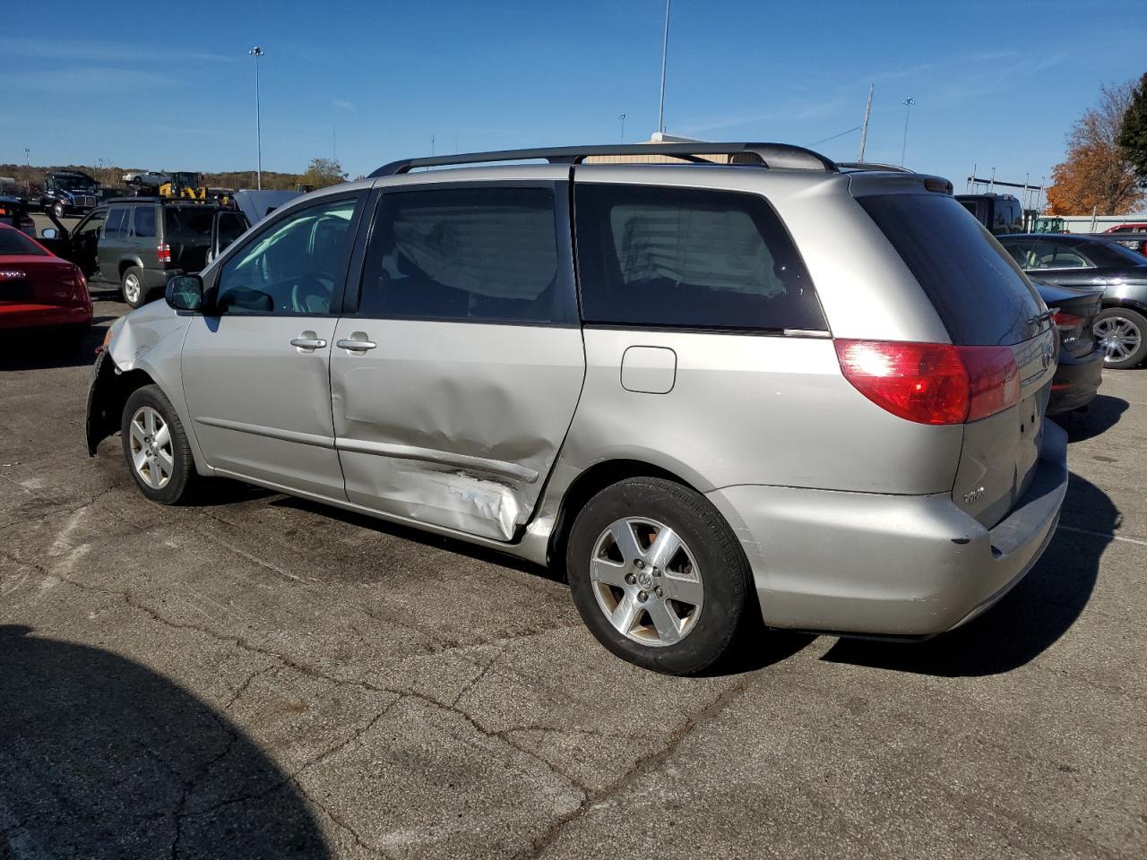 2006 TOYOTA SIENNA