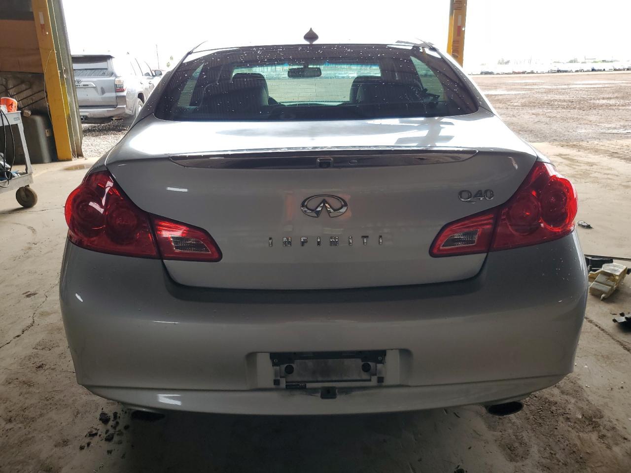 2015 INFINITI Q40