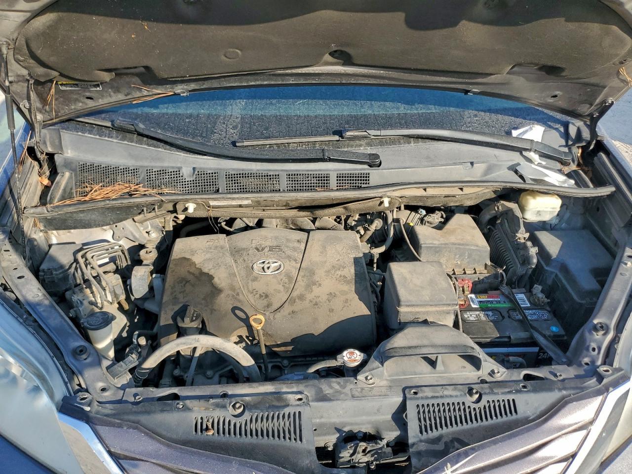 2017 TOYOTA SIENNA