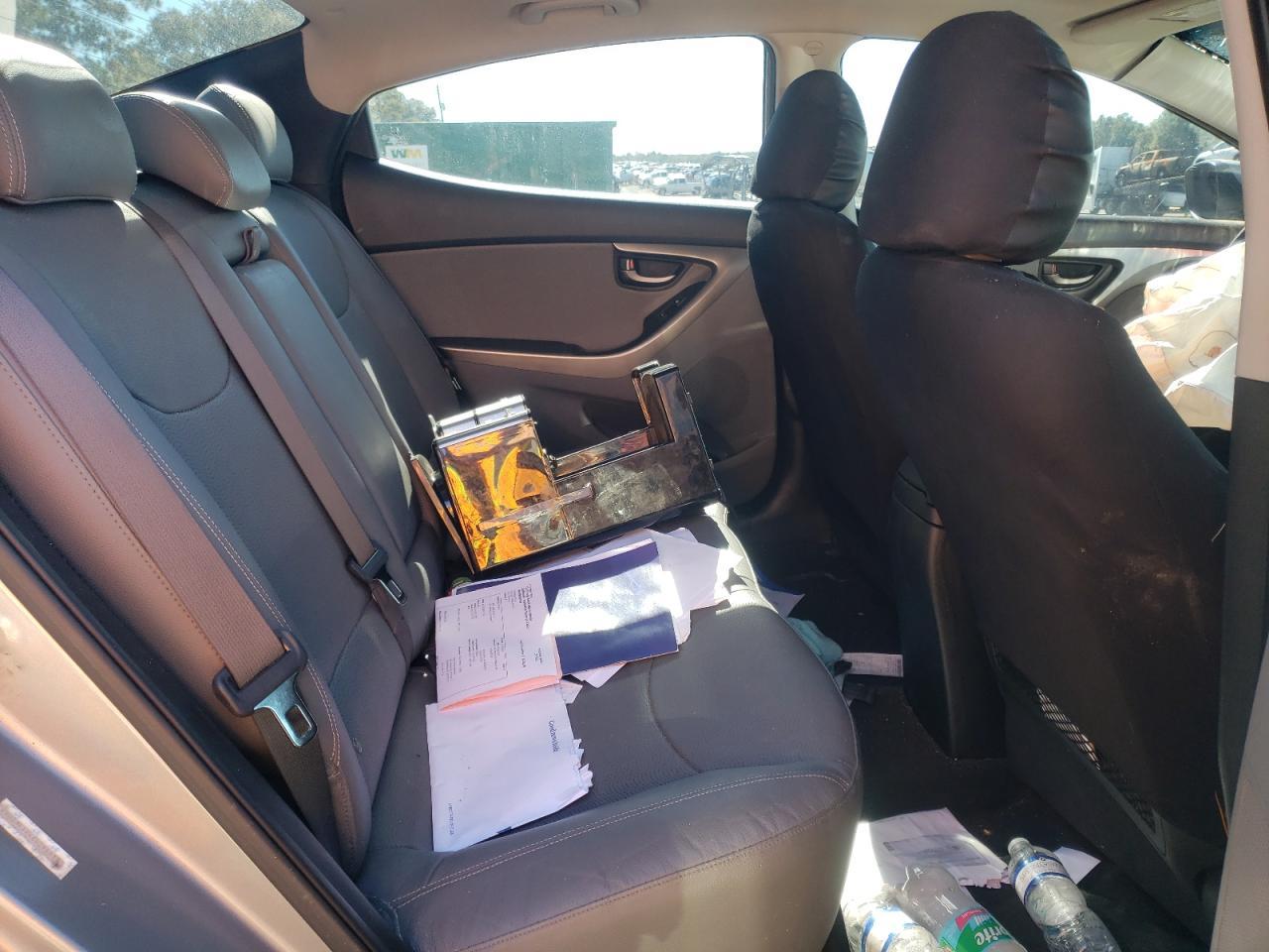 2012 HYUNDAI ELANTRA