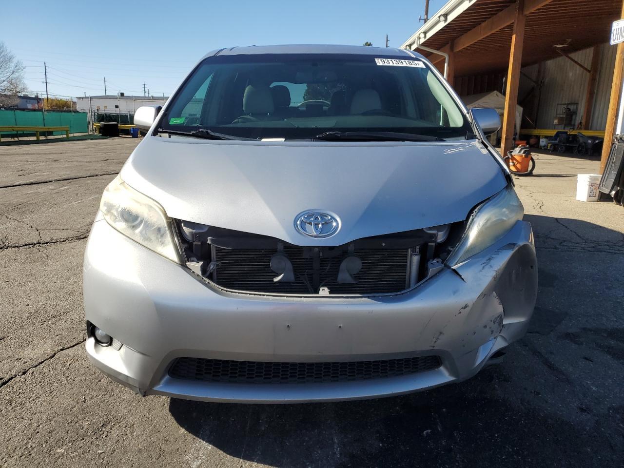 2015 TOYOTA SIENNA