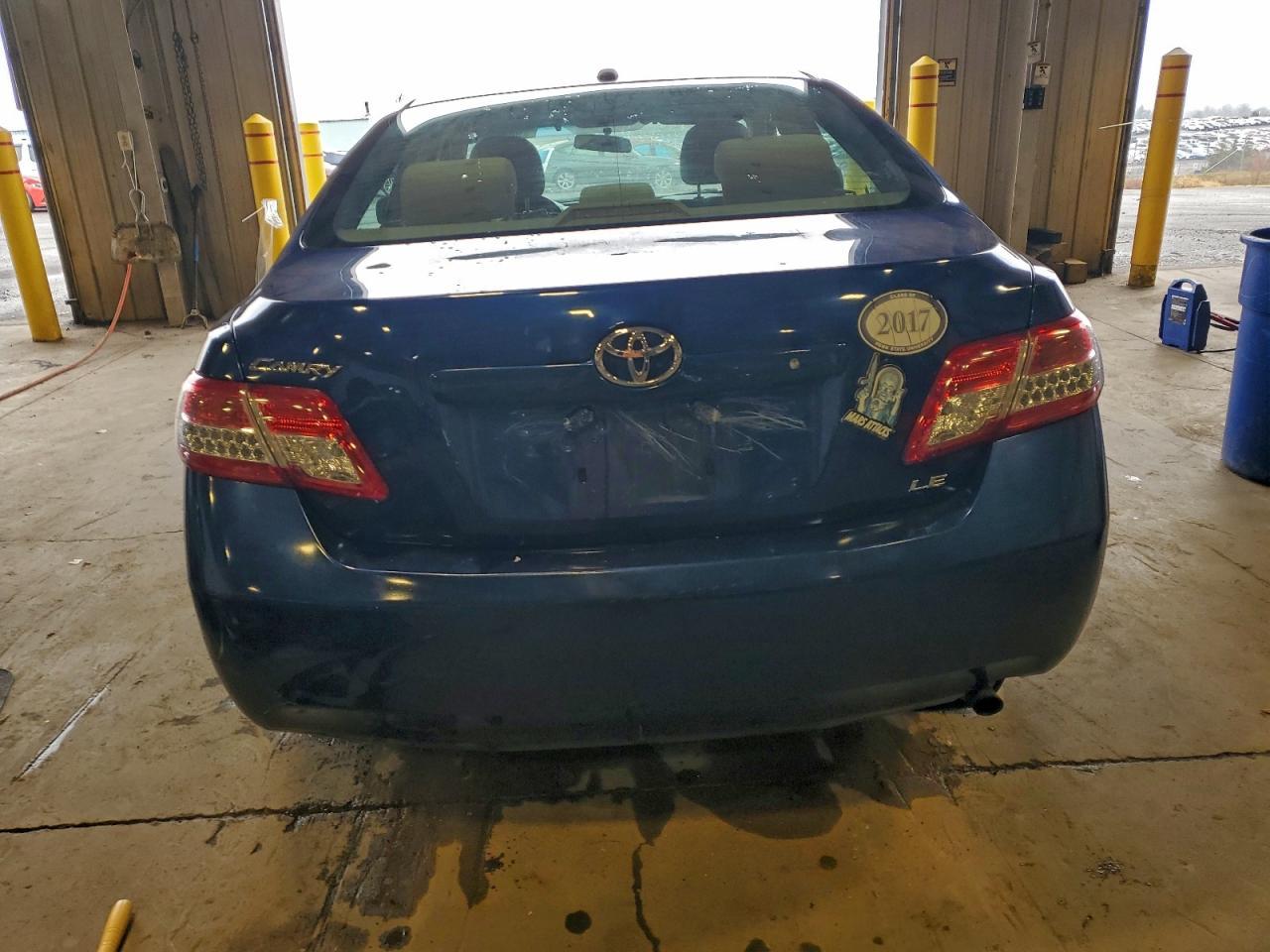 2011 TOYOTA CAMRY