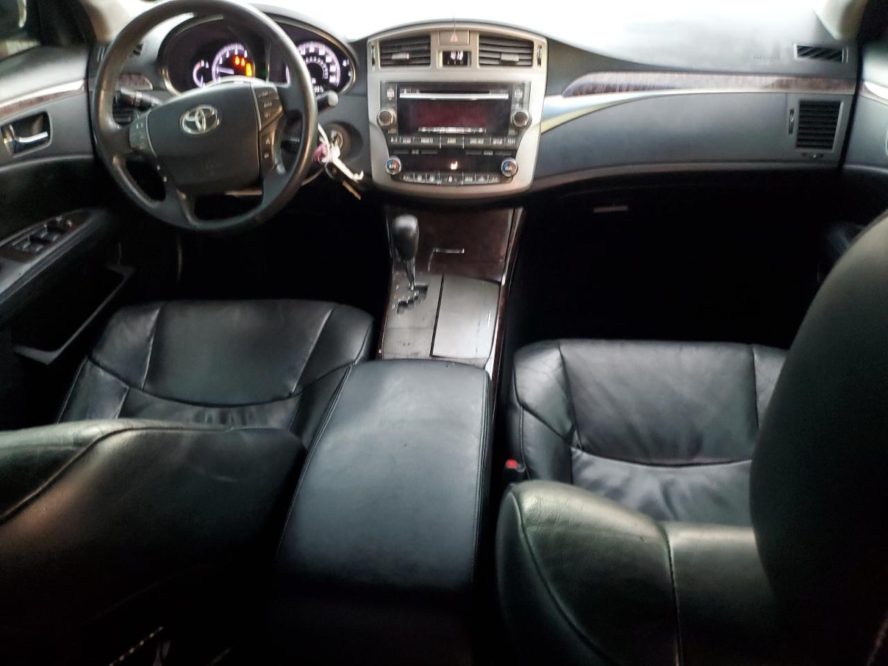 2011 TOYOTA Avalon