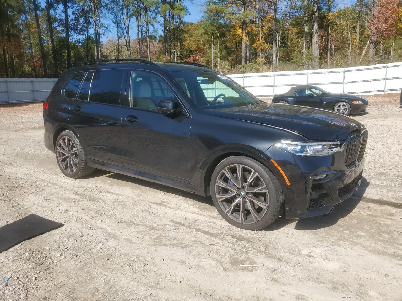 2021 BMW X7