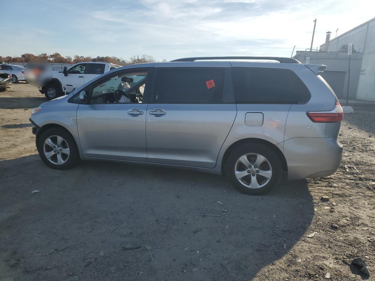 2017 TOYOTA SIENNA