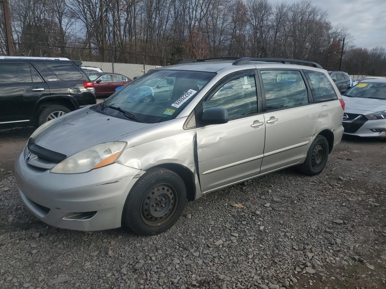 2010 TOYOTA SIENNA