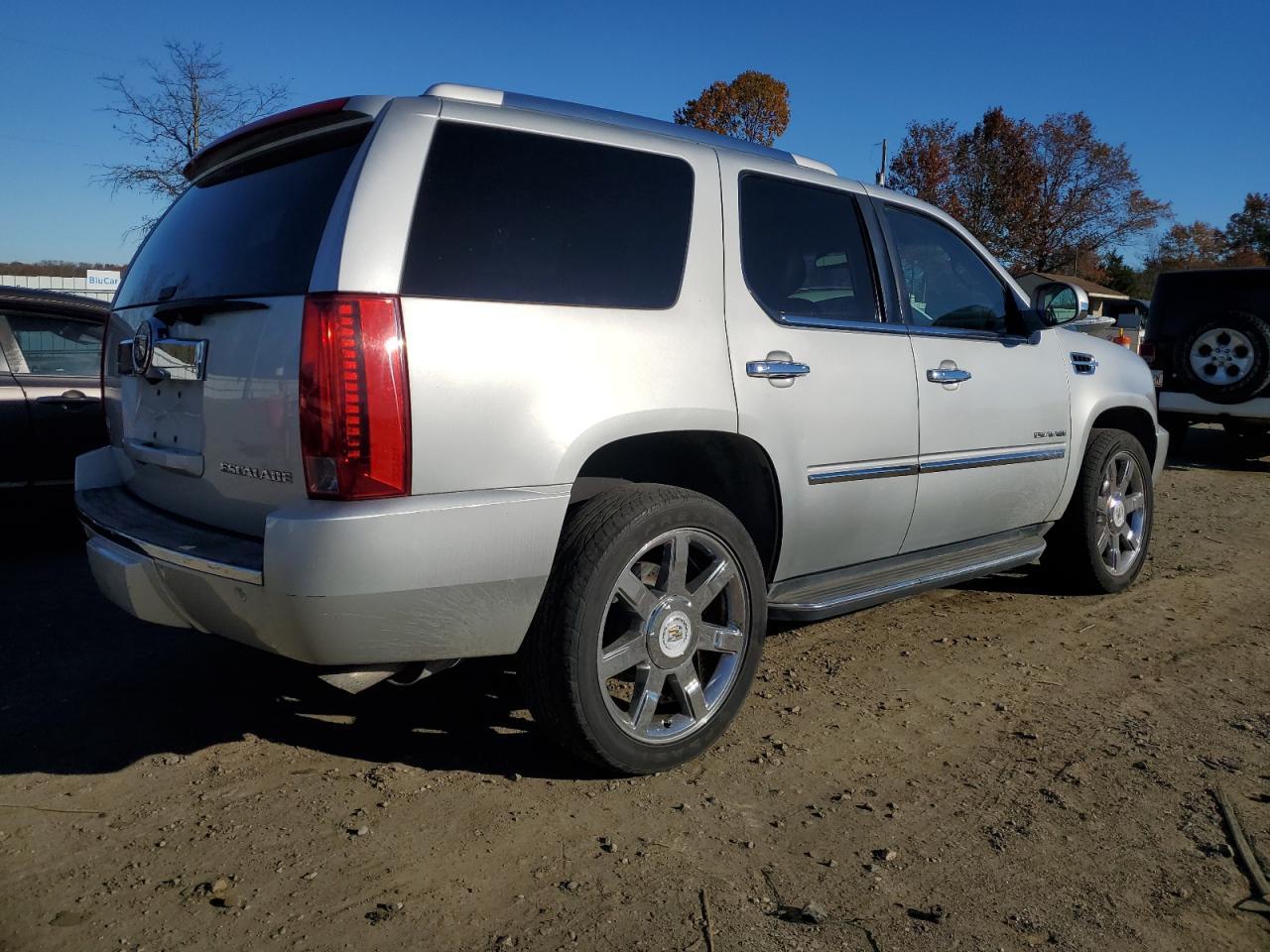 2011 CADILLAC ESCALADE