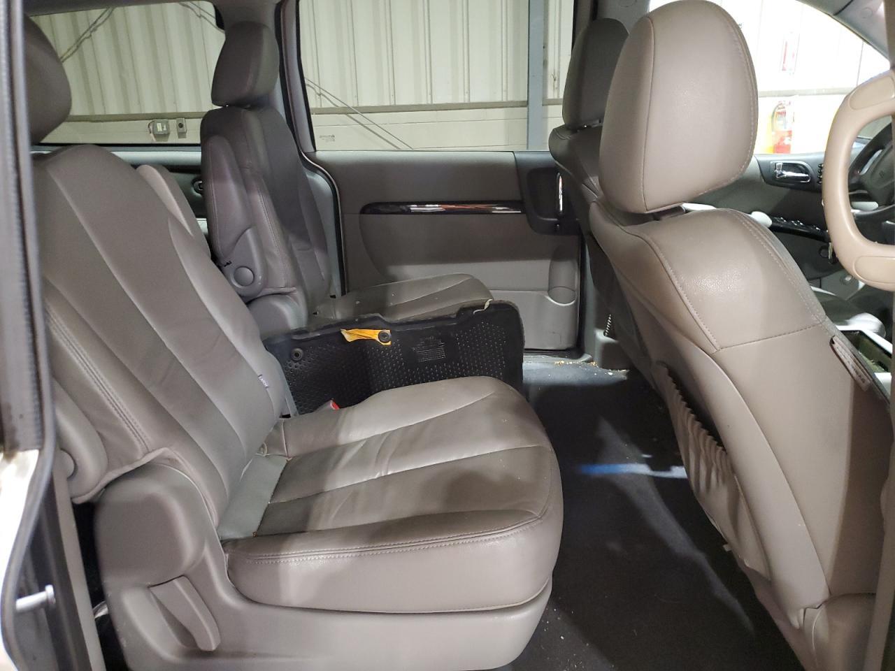 2014 KIA SEDONA