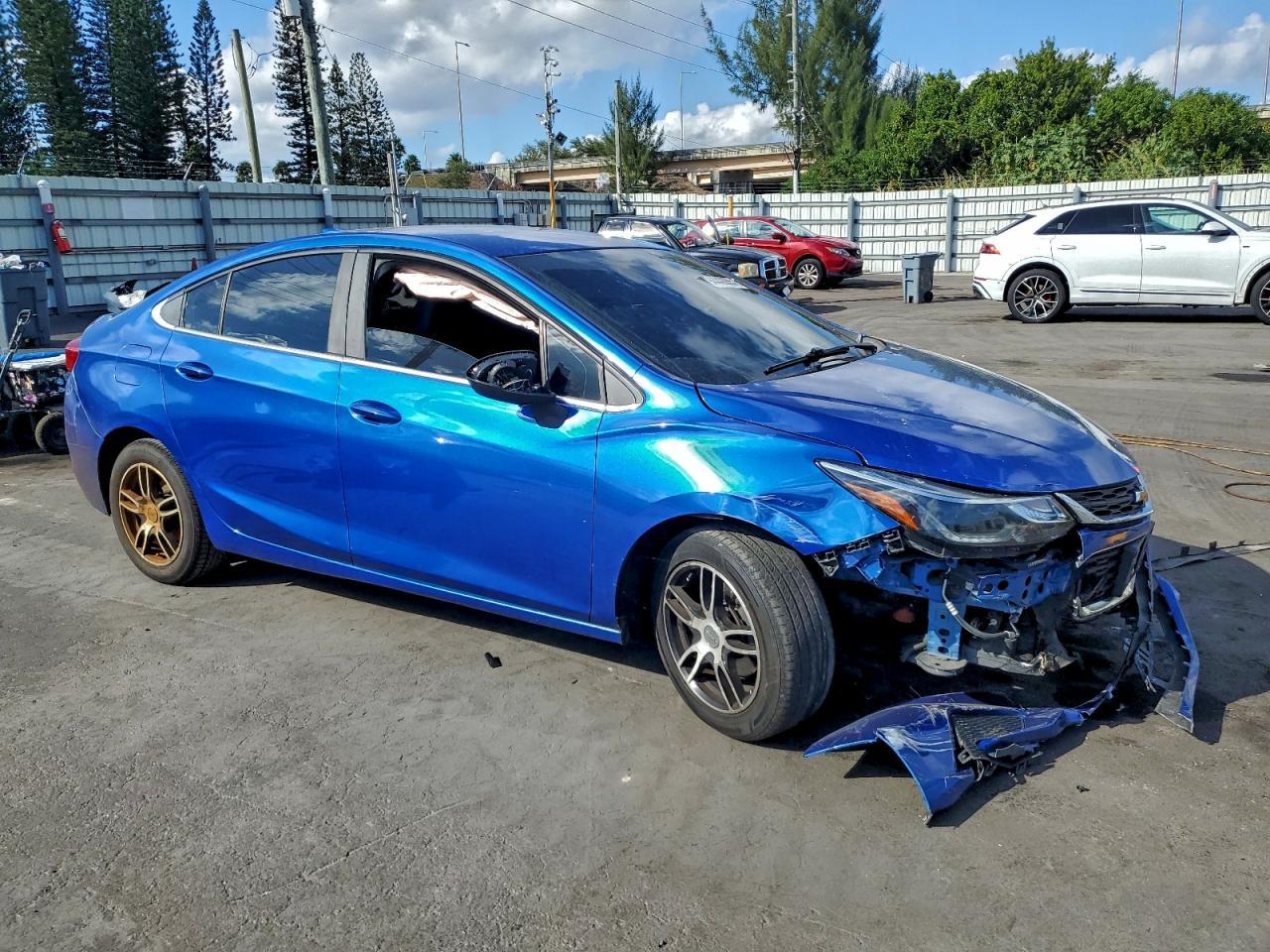 2017 CHEVROLET CRUZE
