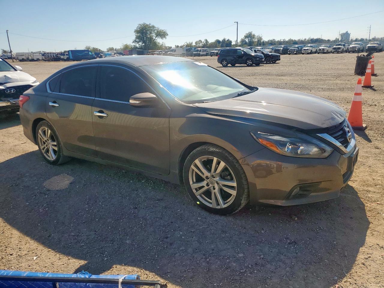 2017 NISSAN ALTIMA