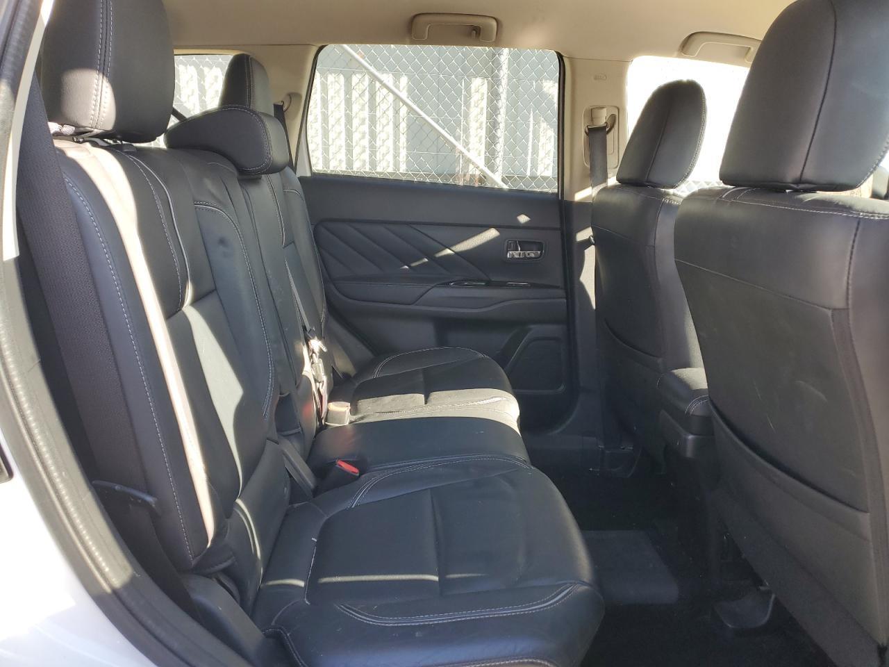 2018 MITSUBISHI outlander