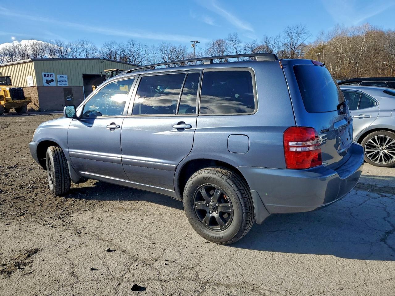 2003 TOYOTA HIGHLANDER