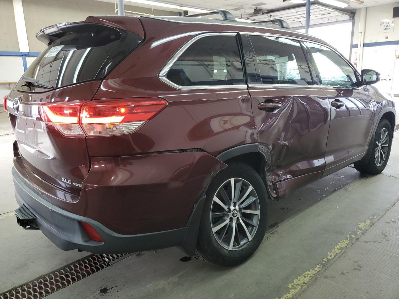 2017 TOYOTA HIGHLANDER