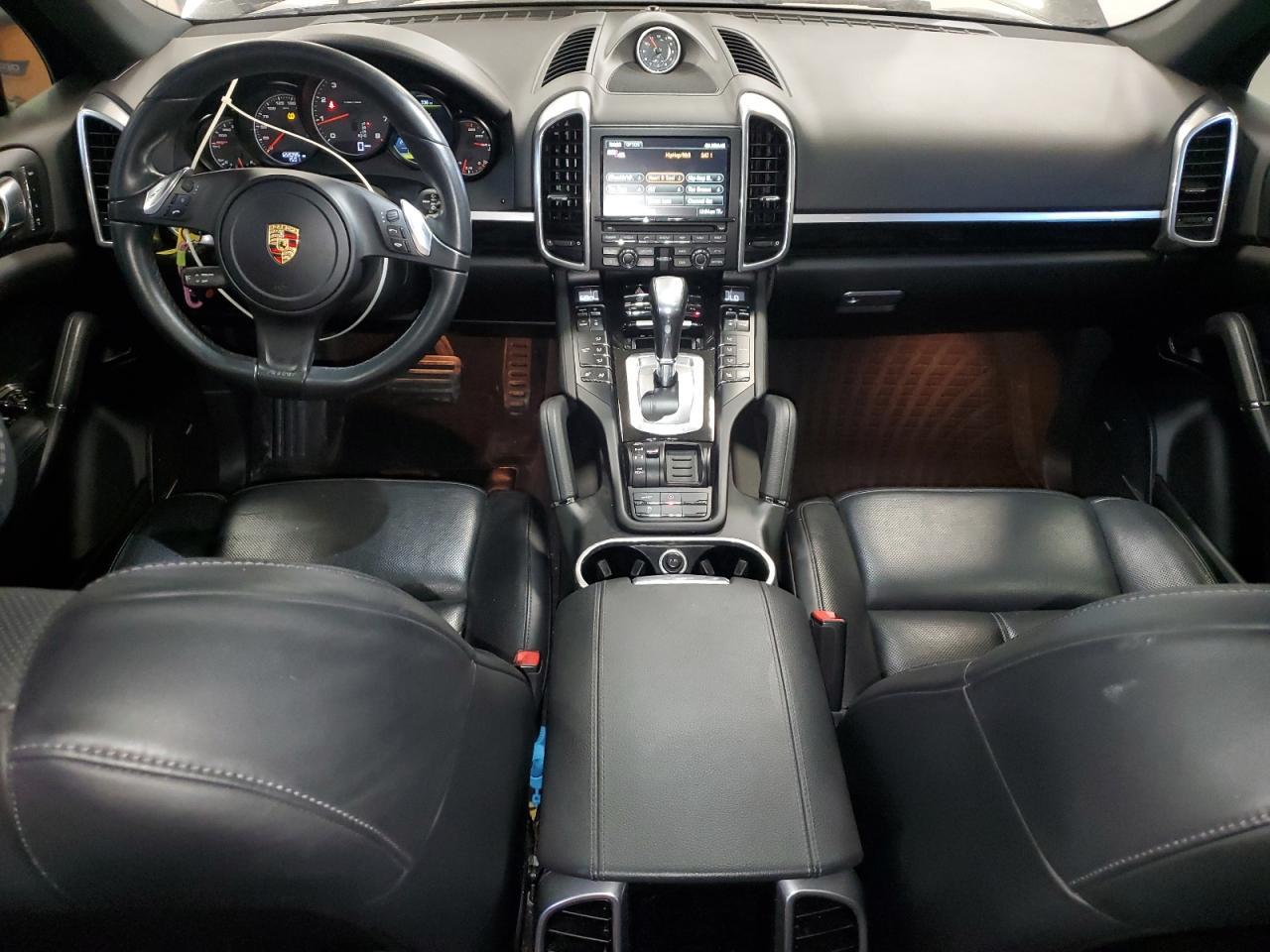 2014 PORSCHE CAYENNE