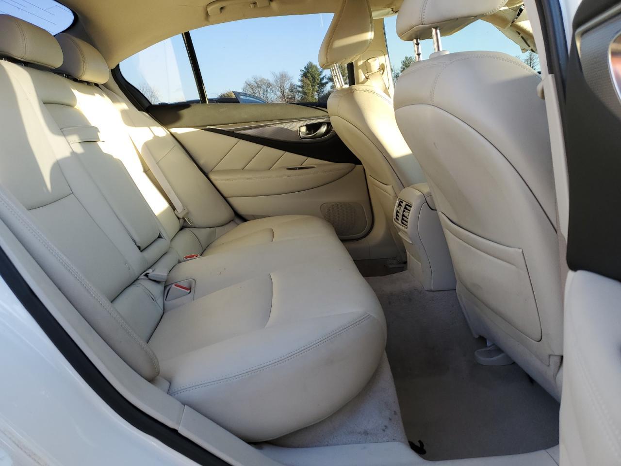 2016 INFINITI Q50