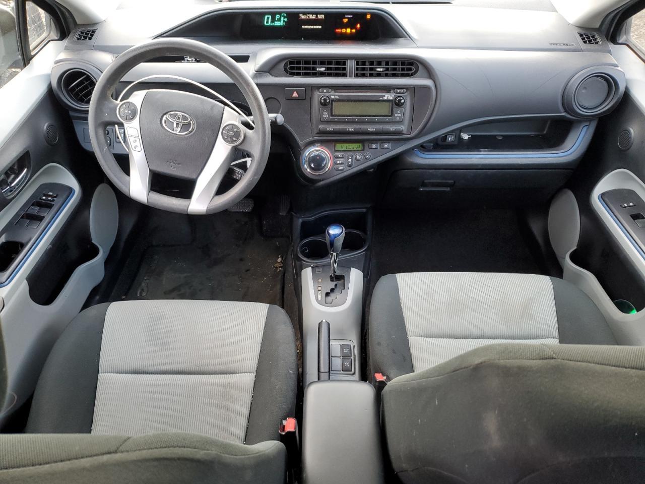 2013 TOYOTA Prius c