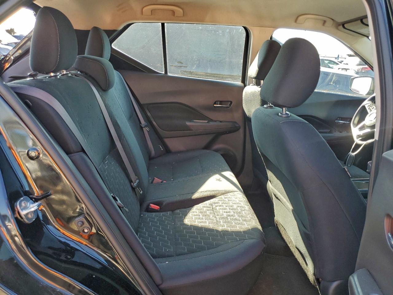 2024 NISSAN KICKS