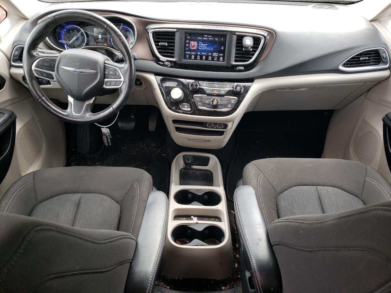 2021 CHRYSLER Voyager
