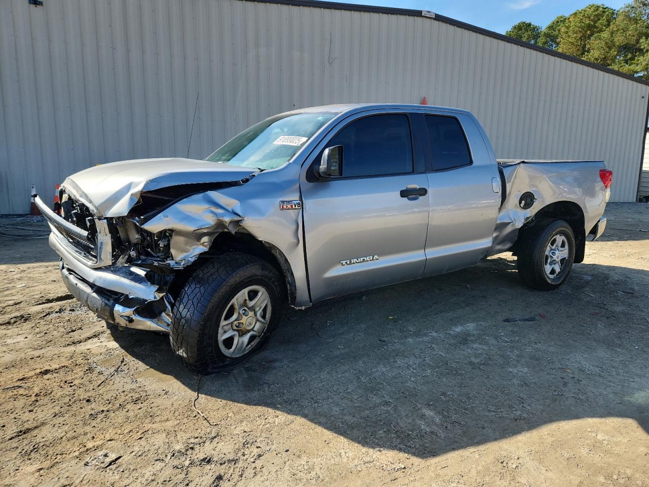 2011 TOYOTA TUNDRA