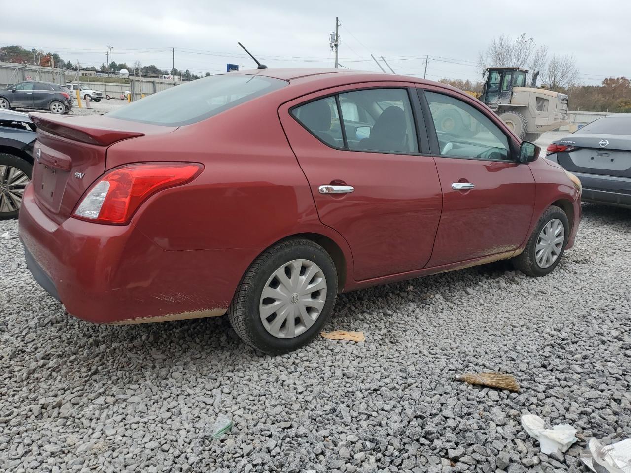 2017 NISSAN VERSA