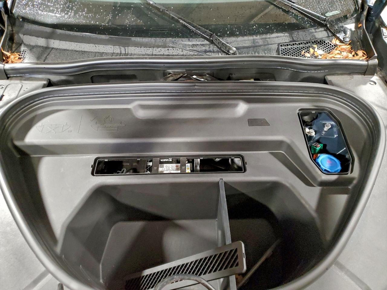 2025 AUDI Q6 e-tron
