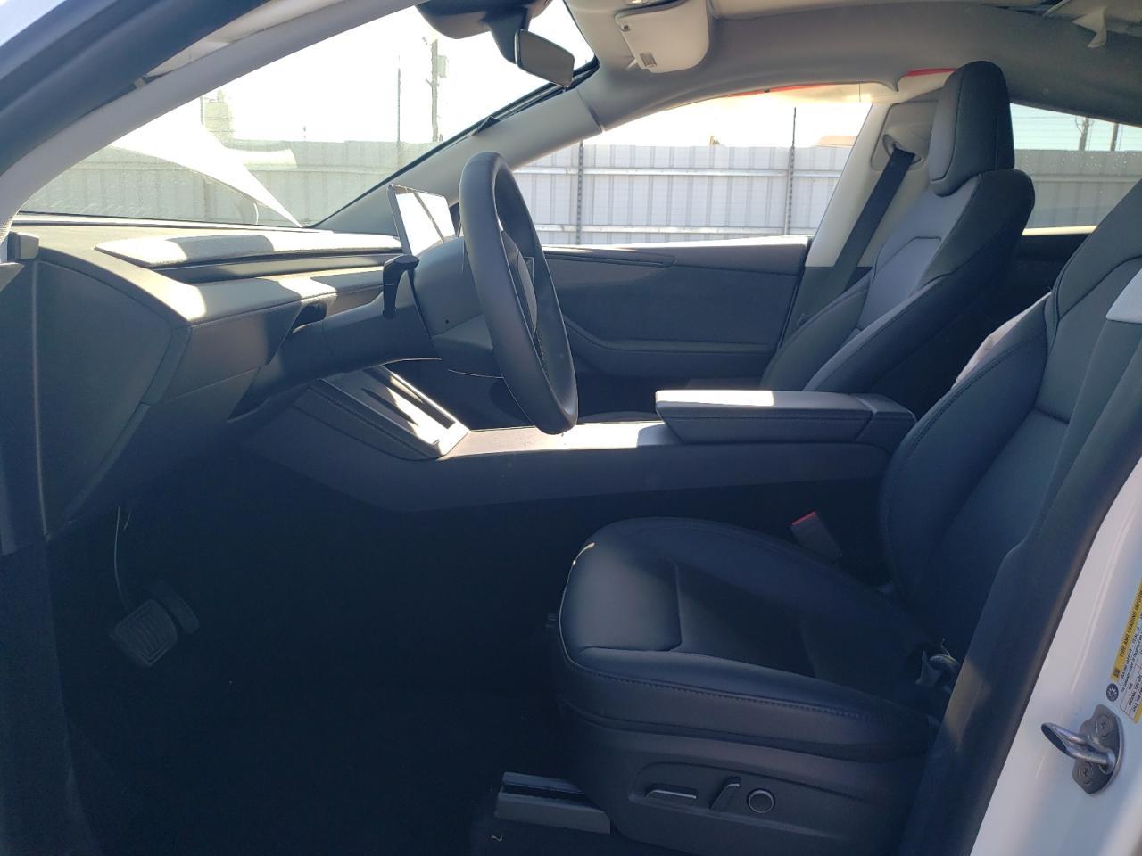 2026 TESLA MODEL Y