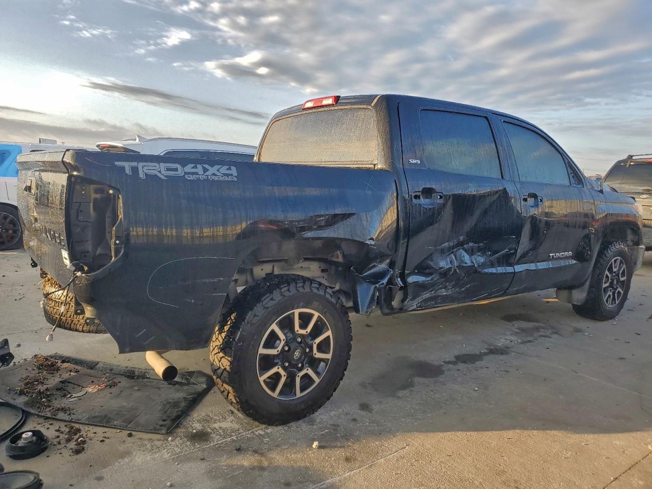2015 TOYOTA TUNDRA