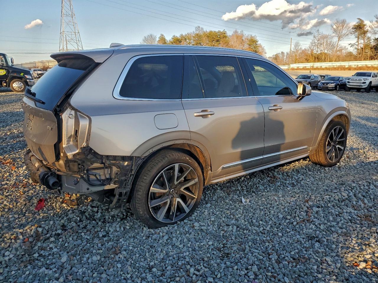 2025 VOLVO XC90