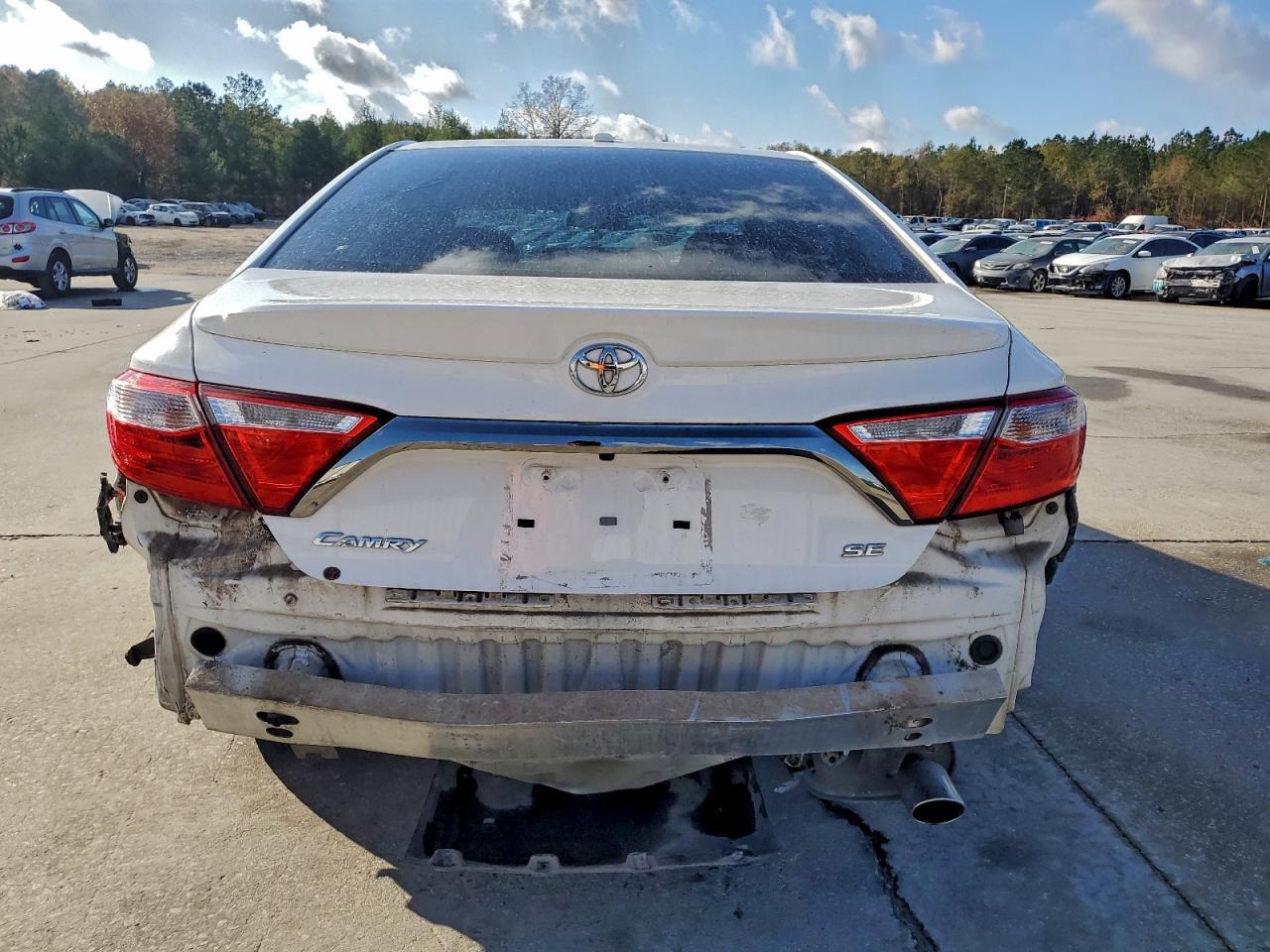 2016 TOYOTA CAMRY