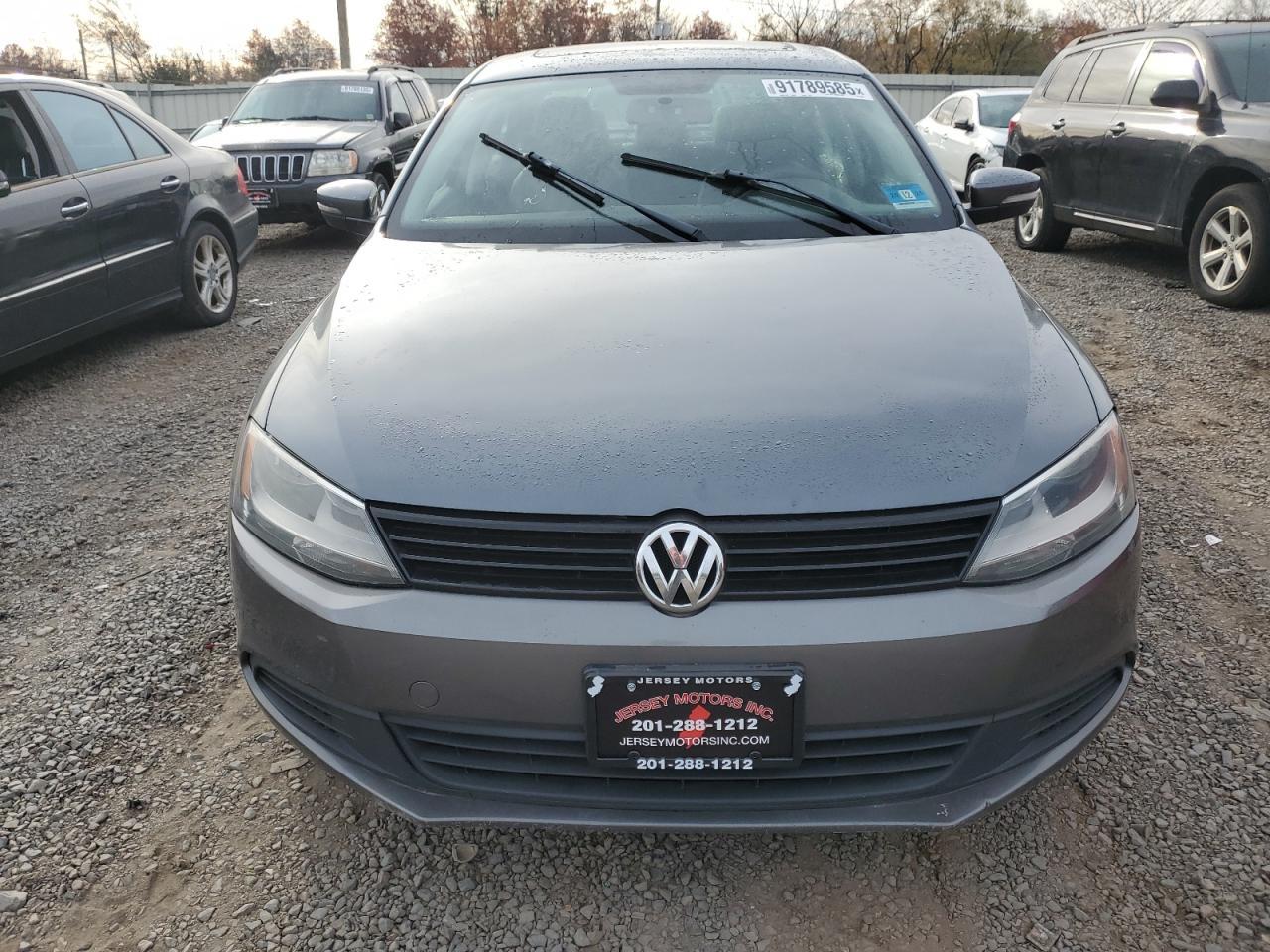 2011 VOLKSWAGEN JETTA