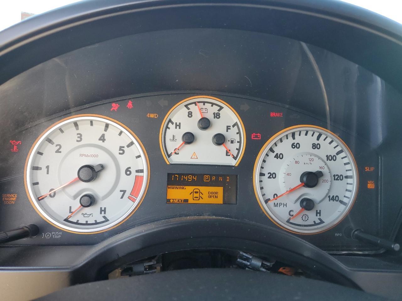 2011 NISSAN Titan