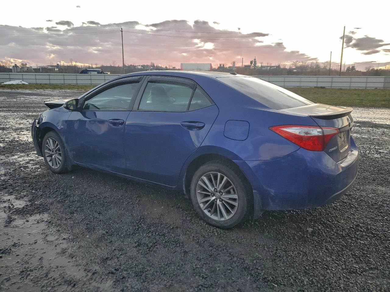 2015 TOYOTA COROLLA