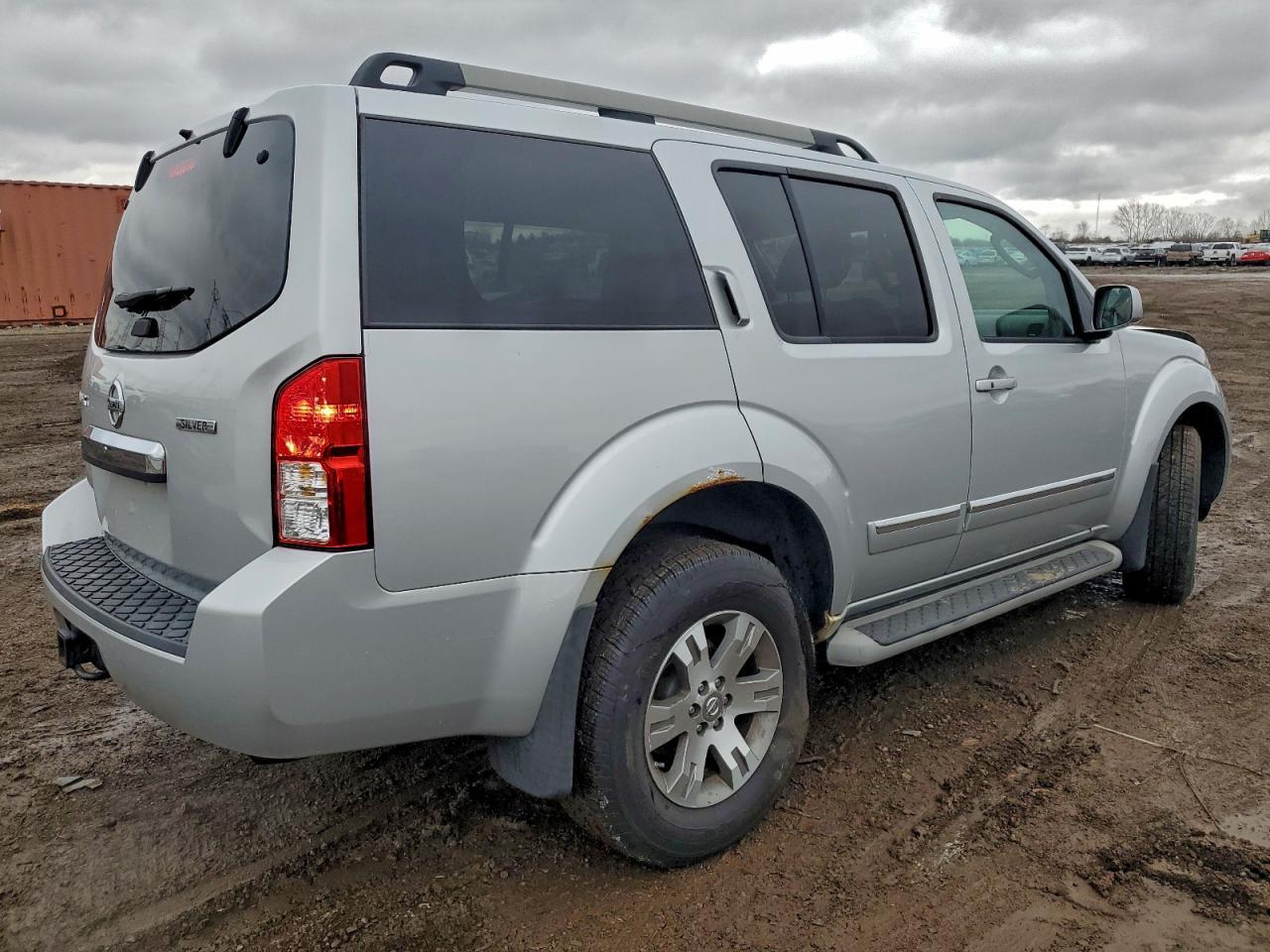 2012 NISSAN PATHFINDER