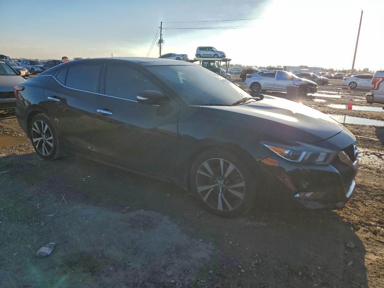 2016 NISSAN Maxima