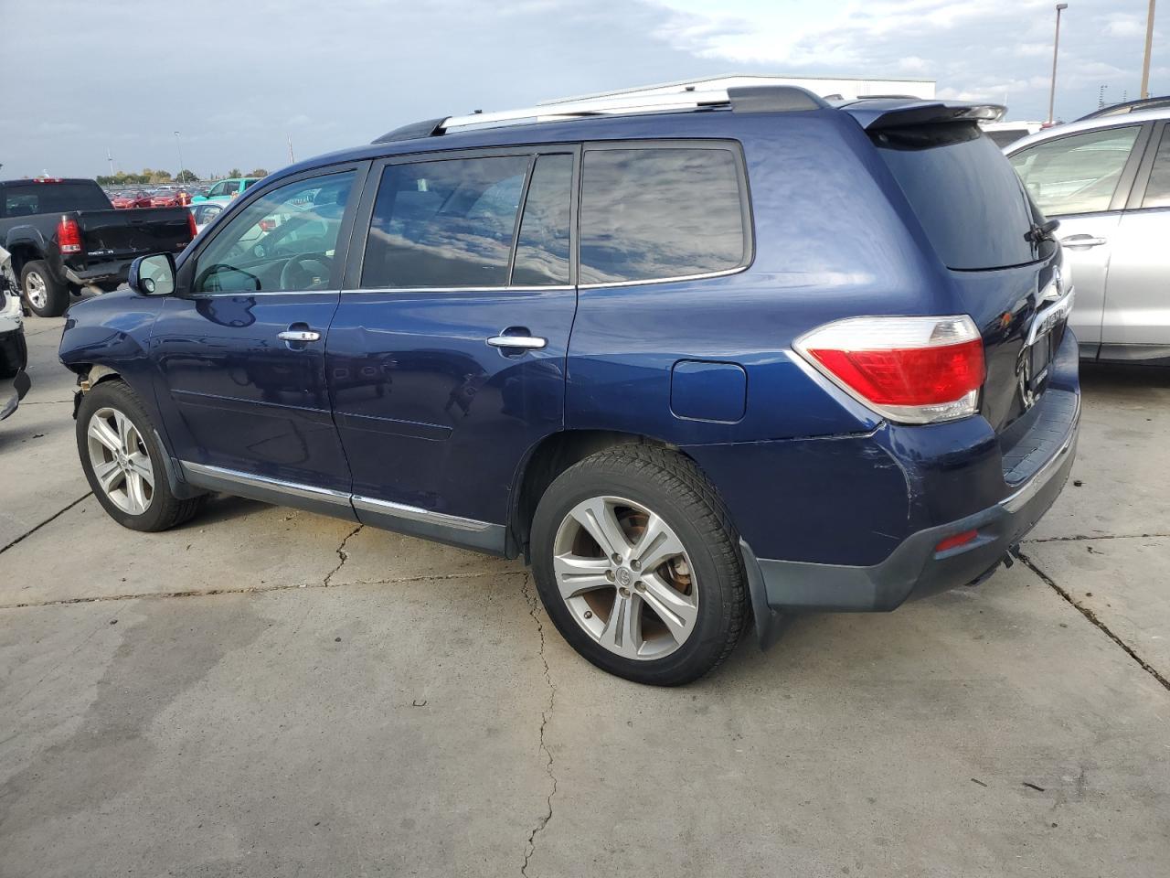 2011 TOYOTA HIGHLANDER