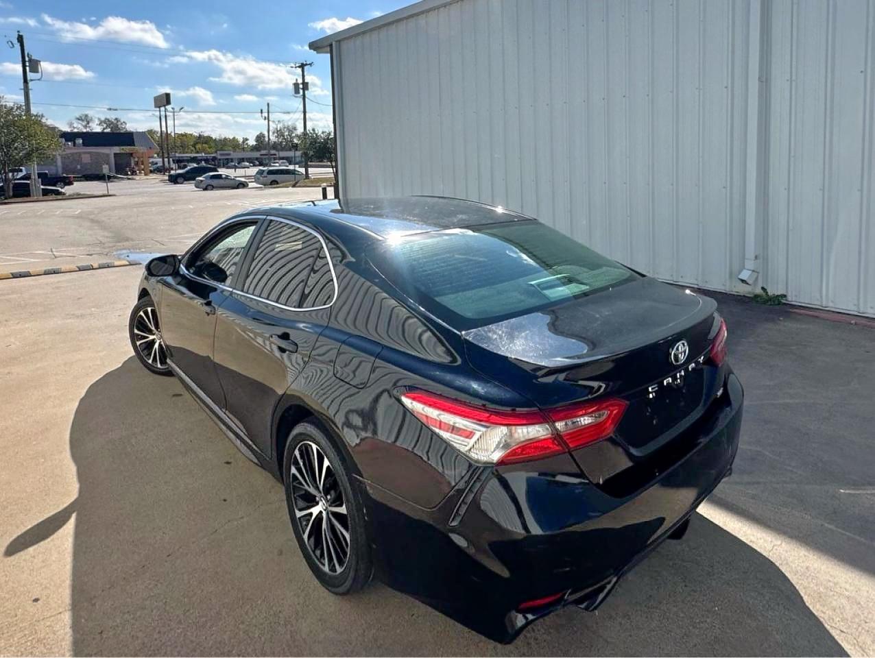2018 TOYOTA CAMRY