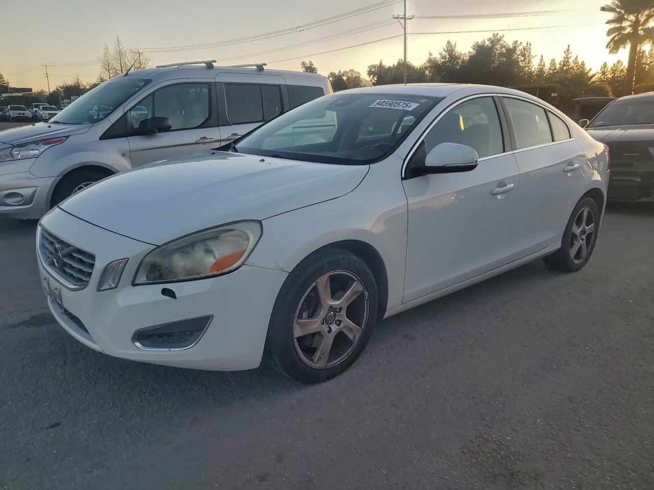 2012 VOLVO S60