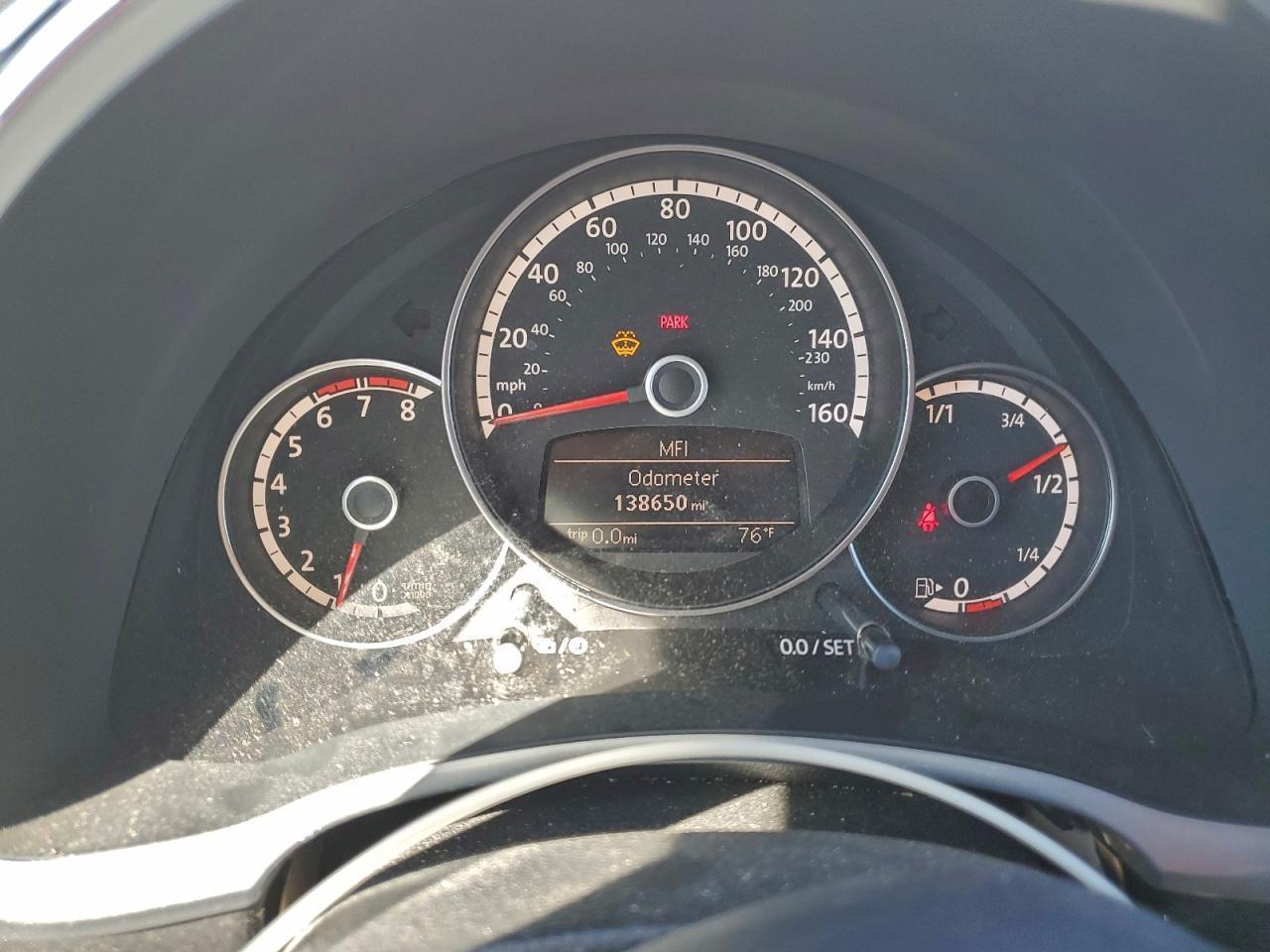 2013 VOLKSWAGEN Beetle