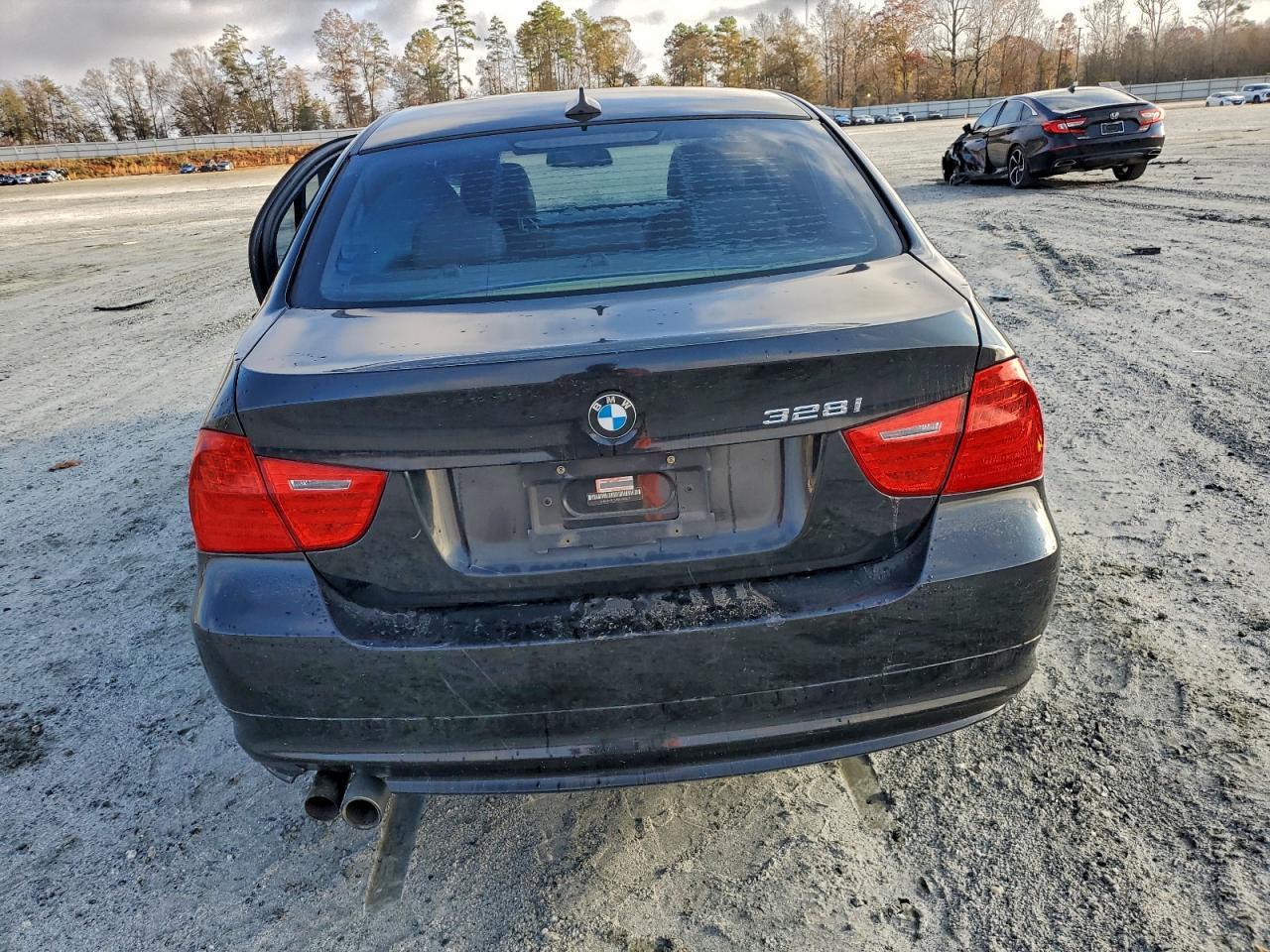 2011 BMW 3 SERIES